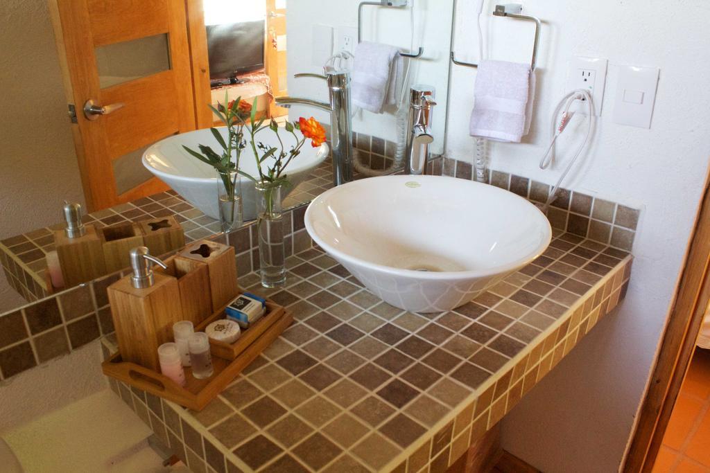 La Joya Del Viento Bed & Breakfast Valle de Bravo Room photo